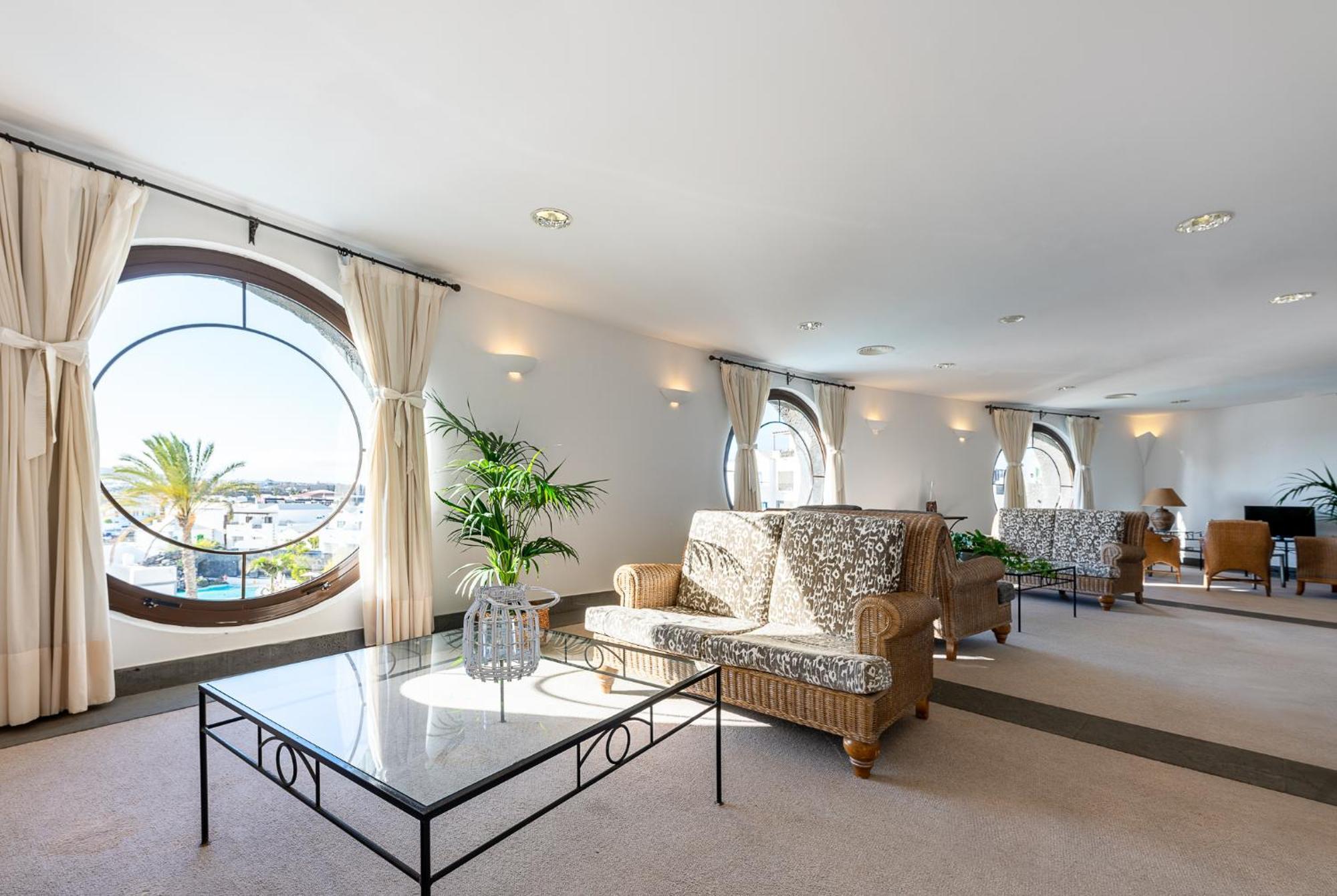 Hotel Livvo Volcan Lanzarote Πλάγια Μπλάνκα Εξωτερικό φωτογραφία